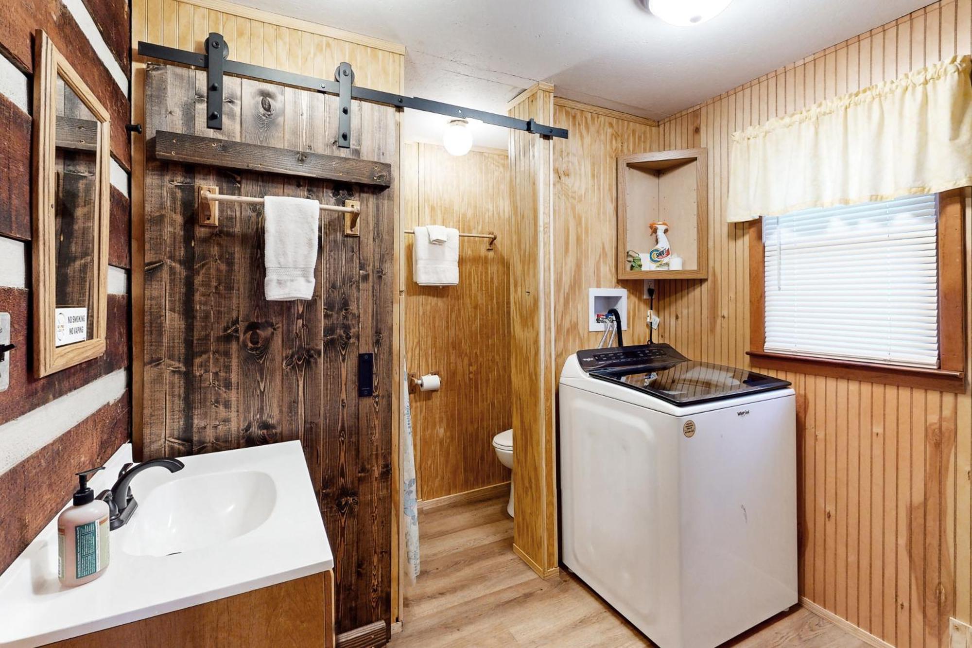 2 Bed 2 Bath Vacation Home In Whittier II エクステリア 写真
